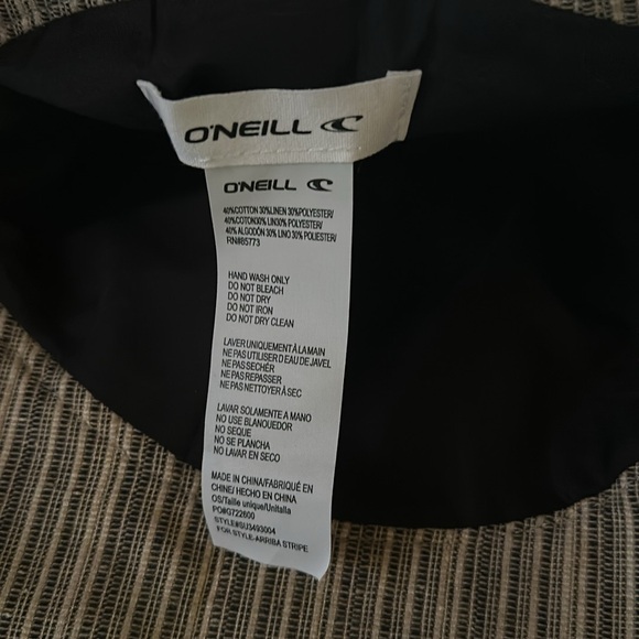 NWT O’Neill bucket hat - Picture 3 of 3